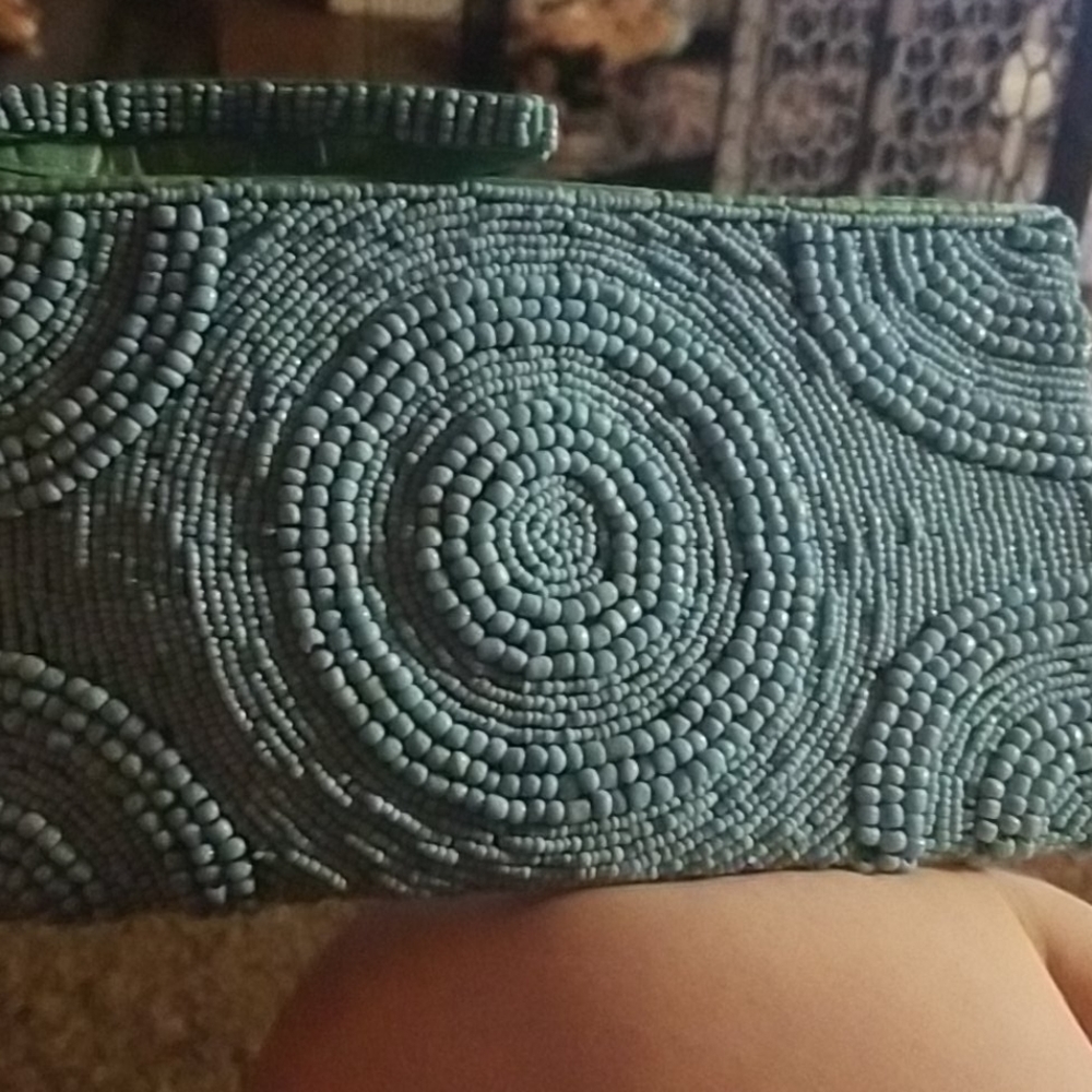 Hsndmade beaded wristlet